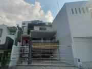 CASA EN VENTA EN FRACC. PRIVADO LA FLORESTA CON VISTA...