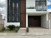 Casa en Venta en Fracc. Puerta Norte Privada III Durango
