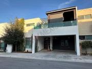 Casa en Venta en Fracc. Tierra Santa, Saltillo