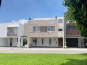 CASA EN VENTA EN FRACCIONAMIENTO ALTAVISTA SAN ANDRES...
