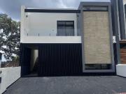 CASA EN VENTA EN FRACCIONAMIENTO ALTOZANO