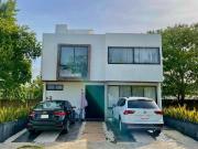 CASA EN VENTA EN FRACCIONAMIENTO ALTOZANO TABASCO...