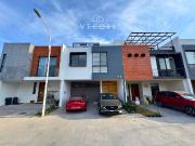 CASA EN VENTA EN FRACCIONAMIENTO ATMOSFERA, BOSQUES DE...