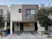 CASA EN VENTA EN FRACCIONAMIENTO AYUCCA MITRAS PONIENTE...