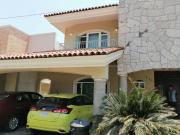 CASA EN VENTA EN FRACCIONAMIENTO BUGAMBILIAS ZAPOPAN JALISCO