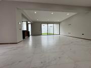 Casa en venta en Fraccionamiento Bugambilias, Zapopan,...