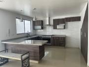 Casa en venta en fraccionamiento cerca a periférico en...