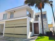 Casa en venta en Fraccionamiento, cerca de la Recta a...