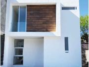 CASA EN VENTA EN FRACCIONAMIENTO CISNES ALTOZANO, MORELIA