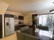 CASA EN VENTA EN FRACCIONAMIENTO CON VIGILANCIA LAS 24 HRS