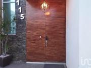CASA EN VENTA EN FRACCIONAMIENTO CORONADO