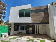 CASA EN VENTA EN FRACCIONAMIENTO DE ZEREZOTLA