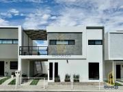 Casa en Venta en Fraccionamiento Denali Con Recámara en...
