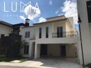 CASA EN VENTA EN FRACCIONAMIENTO EL VERGEL