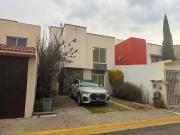 CASA EN VENTA EN FRACCIONAMIENTO EN METEPEC