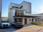 CASA EN VENTA EN FRACCIONAMIENTO EN METEPEC, ZONA...