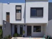 Casa En Venta En Fraccionamiento En San Francisco Acatepec