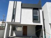 Casa En Venta En Fraccionamiento En Tlaxcalancingo