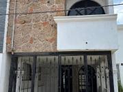 CASA EN VENTA EN FRACCIONAMIENTO EN ZAPOPAN