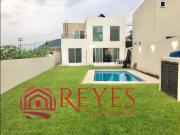 Casa en venta en Fraccionamiento Jardines de Tlayacapan