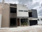 Hermosa Casa en Venta en Fraccionamiento La Cúspide