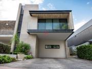 Casa en Venta en Fraccionamiento La Rioja, Tlajomulco de...