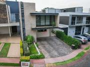 Casa en Venta en Fraccionamiento La Rioja, Tlajomulco de...