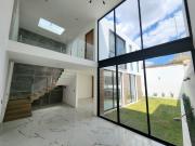 CASA EN VENTA EN FRACCIONAMIENTO LOMALTA TRES MARIAS