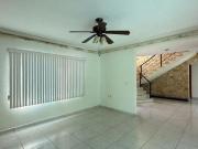 CASA EN VENTA EN FRACCIONAMIENTO LOMAS DE COCOYOC, MORELOS