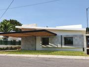 CASA EN VENTA EN FRACCIONAMIENTO LOMAS DE COCOYOC, MORELOS