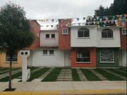 CASA EN VENTA EN FRACCIONAMIENTO METEPEC