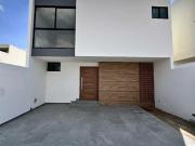 Casa En Venta En Fraccionamiento Monterreal Cholula