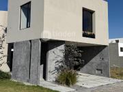 CASA EN VENTA EN FRACCIONAMIENTO MONTERREAL, CHOLULA...