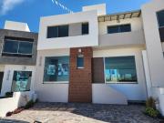 Casa en Venta en Fraccionamiento privado con Casa Club