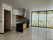 Casa en venta en Fraccionamiento privado con Casa Club