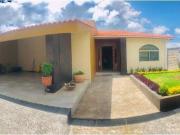 Casa en venta en fraccionamiento privado con todas las...