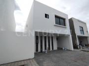 Casa en venta en fraccionamiento privado, Zona...