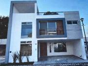Casa en VENTA en Fraccionamiento Residencial con AMENIDADES