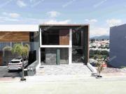 Casa En Río Altoznao 4 habitaciones con baño y sótano, 1 p.b