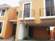 CASA EN VENTA EN FRACCIONAMIENTO SOBRE RECTA A CHOLULA