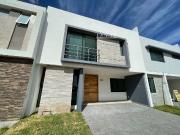 CASA EN VENTA EN FRACCIONAMIENTO SOLARES EN ZAPOPAN