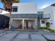 CASA EN VENTA EN FRACCIONAMIENTO VALLE REAL A UN COSTADO...