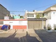 Casa en venta, en Framboyanes Colonia la Perla, 2 pisos,... Casa en venta, en Framboyanes Colonia la Perla, 2 pisos,...