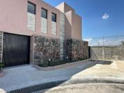 CASA EN VENTA EN FRECCIONAMIENTO LOMAS DE COCOYOC MORELOS