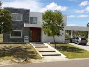 CASA EN VENTA EN FRENTE AL GOLF EN SOFITEL CARDALES