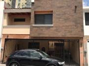 CASA EN VENTA EN FUENTES DE ANGELÓPOLIS