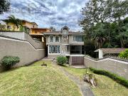 Casa en venta en Fuentes de las Ánimas frente al parque...
