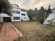 Casa en venta en Fuentes del Pedregal para remodelar o...