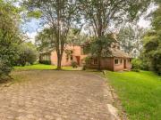 casa en venta en fusca. Cod V27859