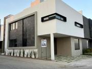 CASA EN VENTA EN GEMA RESIDENCIAL, LOTE 10